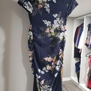 Maternity short sleeved ruched floral print dress